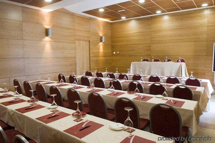 Hotel Azuqueca อาซูเกกา เด เอนาเรส สิ่งอำนวยความสะดวก รูปภาพ