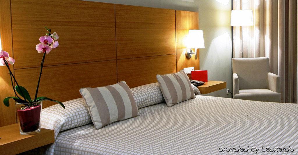 Hotel Azuqueca อาซูเกกา เด เอนาเรส ห้อง รูปภาพ