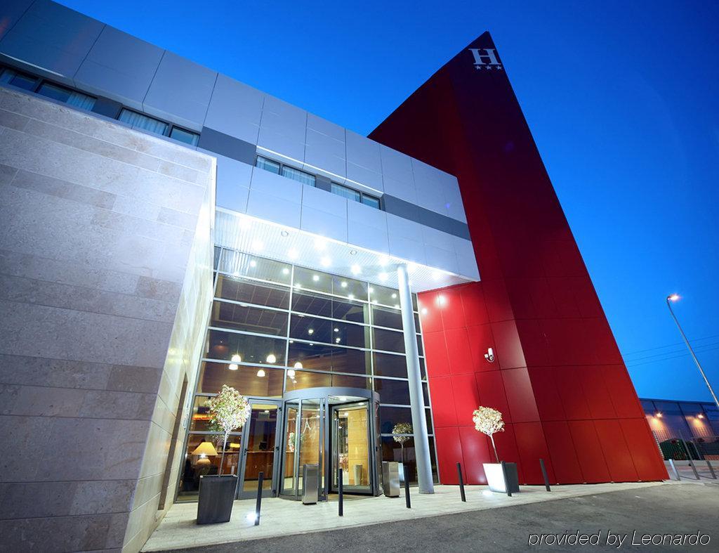 Hotel Azuqueca อาซูเกกา เด เอนาเรส ภายนอก รูปภาพ