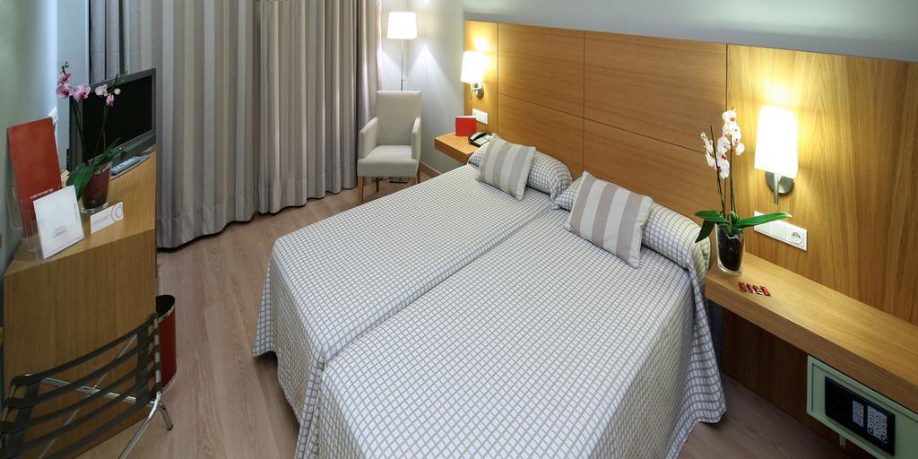 Hotel Azuqueca อาซูเกกา เด เอนาเรส ห้อง รูปภาพ