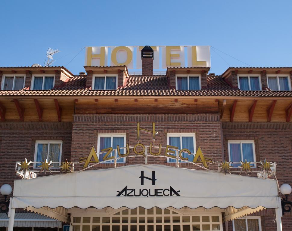 Hotel Azuqueca อาซูเกกา เด เอนาเรส ภายนอก รูปภาพ