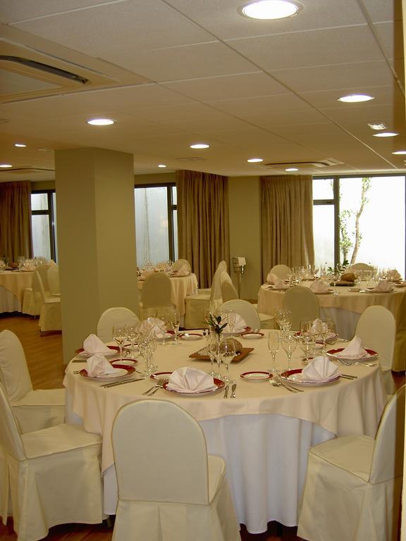 Hotel Azuqueca อาซูเกกา เด เอนาเรส ภายนอก รูปภาพ